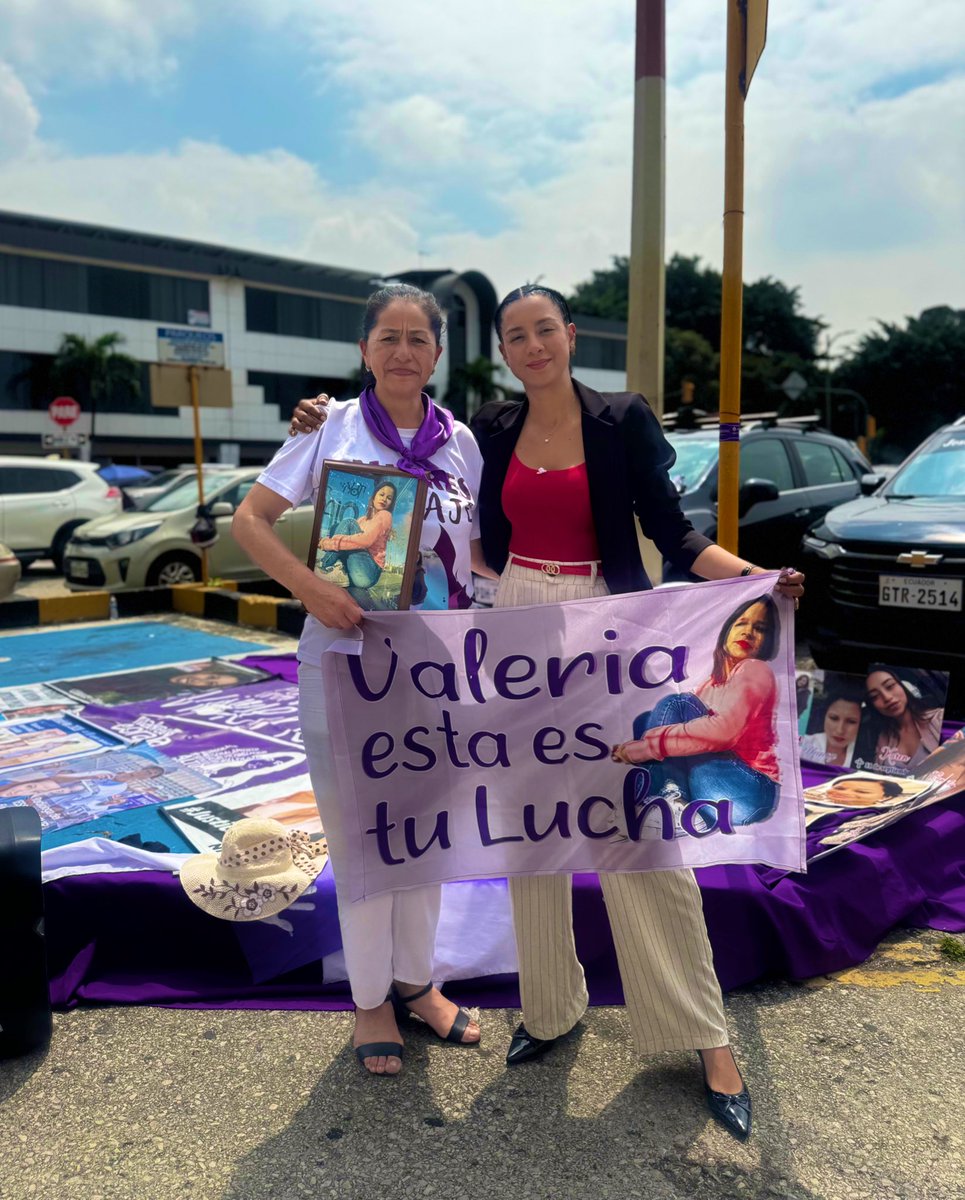 Hoy me pasó algo poco profesional. Tuve que hacer un esfuerzo muy grande para contener las lágrimas en mis alegatos ante un Tribunal Penal. 6 años de proceso,3 juicios, una extradición, 5 sentenciados.Y hoy: 26 años de cárcel para el esposo de Valeria que planificó su femicidio✊🏼