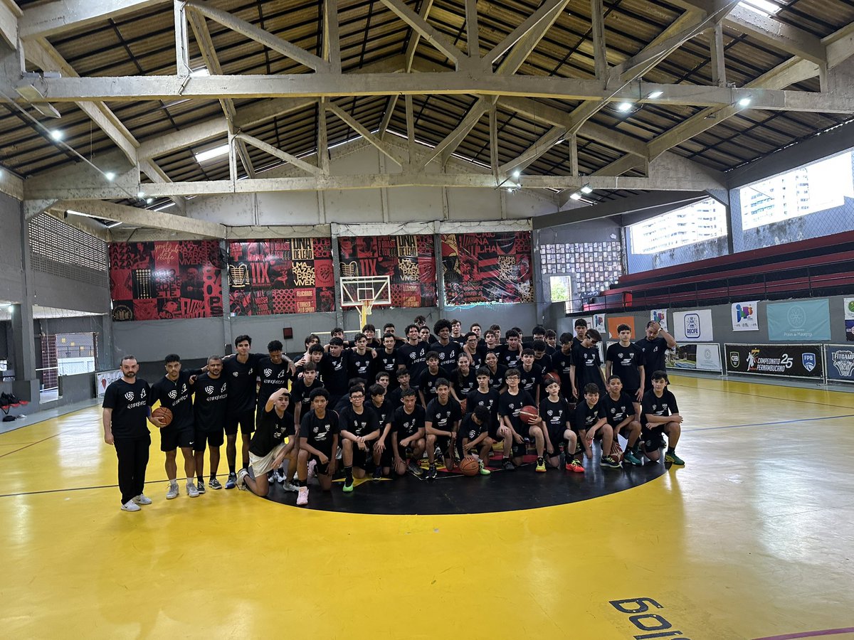 coache_graves's tweet image. Day 1 of camp in Recife, Brazil complete. What a great day working with this group of players and coaches! Pt1  @Coach_Prete