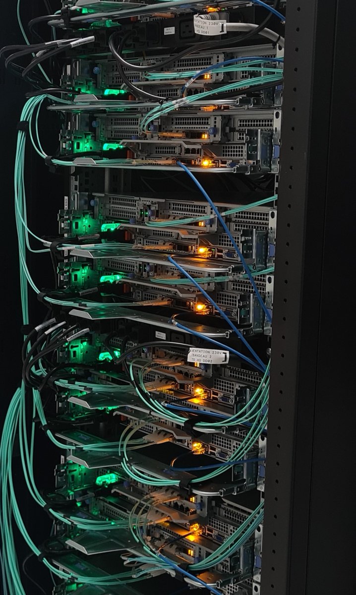 Samsung and <a href="/Orange_France/">Orange France</a> have successfully tested a fully virtualized 4G/5G #OpenRAN network in France, partnering with <a href="/DellTech/">Dell Technologies</a> servers, @intel5Gnetworks processors, and <a href="/WindRiver/">Wind River</a>’s cloud platform…a real-world validation of flexible architecture. samsung.com/global/busines…