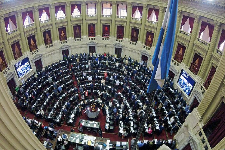 Con mucha alegría les comparto que durante el segundo cuatrimestre estaré dictando la materia “El Congreso argentino: Actores y procesos. Herramientas para el trabajo legislativo” en @CPoliticaUBA. 

A partir del 14 de julio se pueden inscribir.

Más info: sociales.uba.ar/2025/07/07/pub…