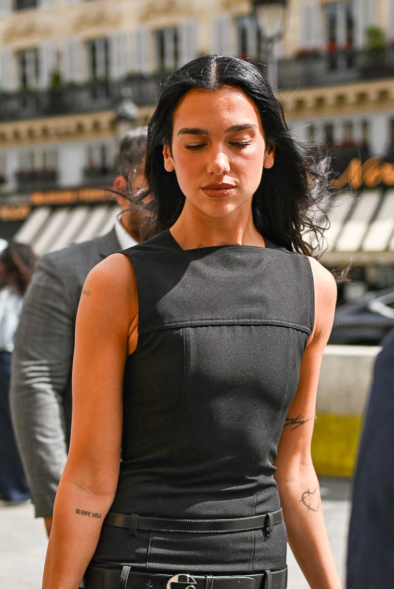 STUDlO2054's tweet image. 📸 | @DUALIPA arriving at Grand du Nord in Paris, France today! (07/07) #2 bit.ly/46ti8eq