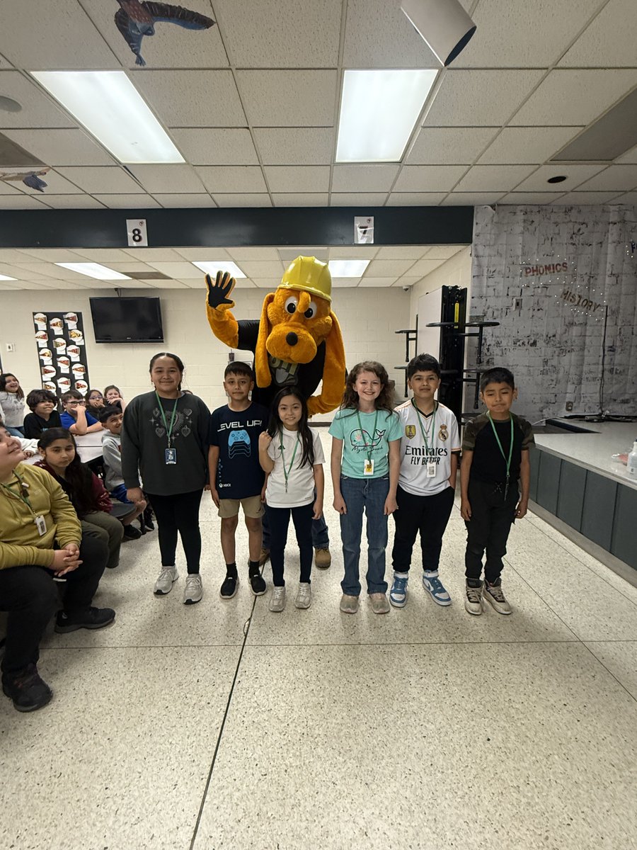 DiggerDog811's tweet image. Digger and Ms. Maria visited Myers Elementary School! diggerdog811.com/?p=5309 @GA811 @myerselementary @Hall_Schools @georgiadeptofed @gsbacomm @GAESPrincipals @gaelassoc #Call811 #Contact811 #SafeDigging #educationalsafetyprograms #PublicSafety