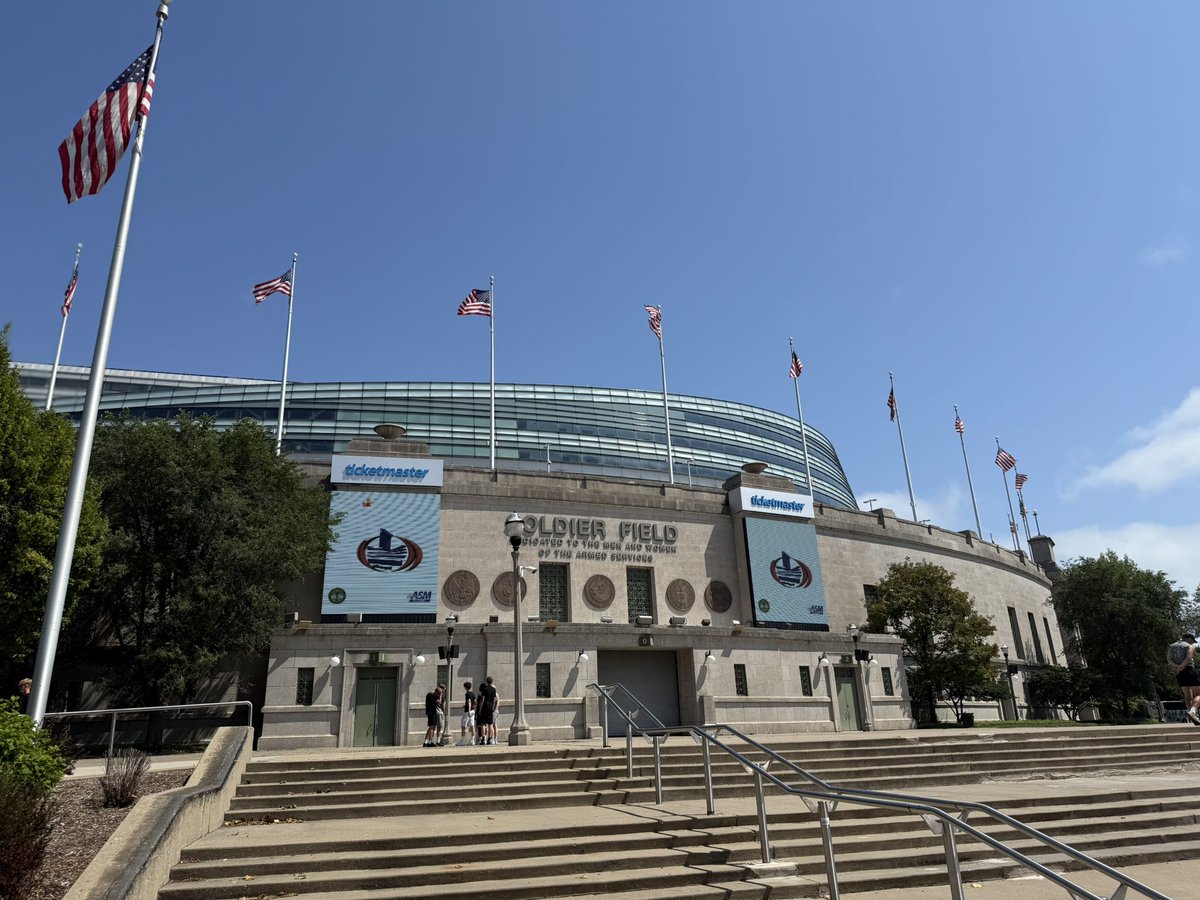 Salesian Fboro PE (@salesianfborope) on Twitter photo 🇺🇸 SOLDIER FIELD – WHAT A PLACE! 🏟️🐻
An unforgettable stop on tour with Salesian College — stepping into the home of the Chicago Bears was nothing short of epic! <a href="/SilverblueTours/">Silverblue Tours</a> <a href="/SalesianFboro/">Salesian Farnborough</a> <a href="/ChicagoBears/">Chicago Bears</a> 🇺🇸 SOLDIER FIELD – WHAT A PLACE! 🏟️🐻
An unforgettable stop on tour with Salesian College — stepping into the home of the Chicago Bears was nothing short of epic! <a href="/SilverblueTours/">Silverblue Tours</a> <a href="/SalesianFboro/">Salesian Farnborough</a> <a href="/ChicagoBears/">Chicago Bears</a>