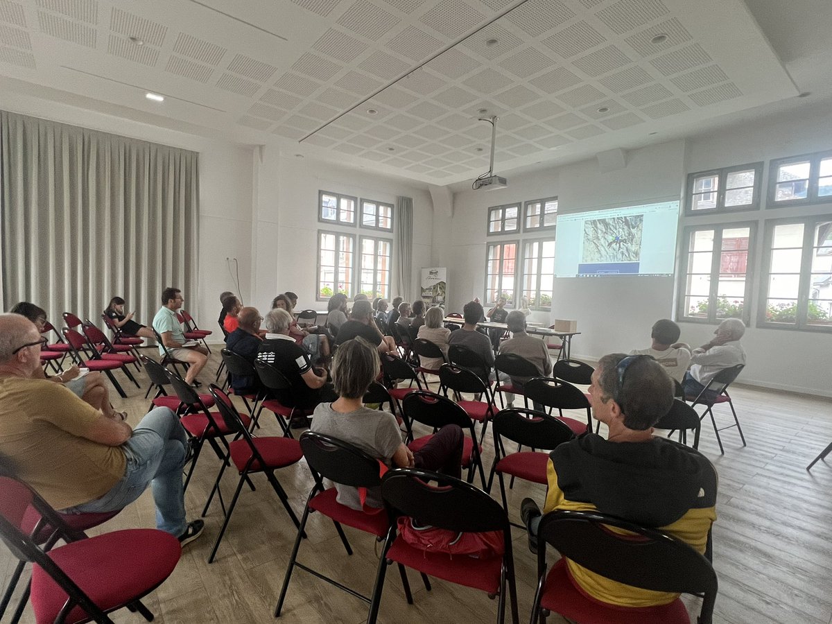 corinne_crabe's tweet photo. Lancement du nouveau topo escalade Grimpe Pyrénéenne par l’association #aureverticale. 370 pages, topo bilingue français, espagnol, ce topo couvre les vallées #aure #louron, #barousse, #adour, #campan et le #sobrarbe #pyrenees En vente à 35€ librairies, magasins alpi, OTourisme https://t.co/7HPwusOIcv