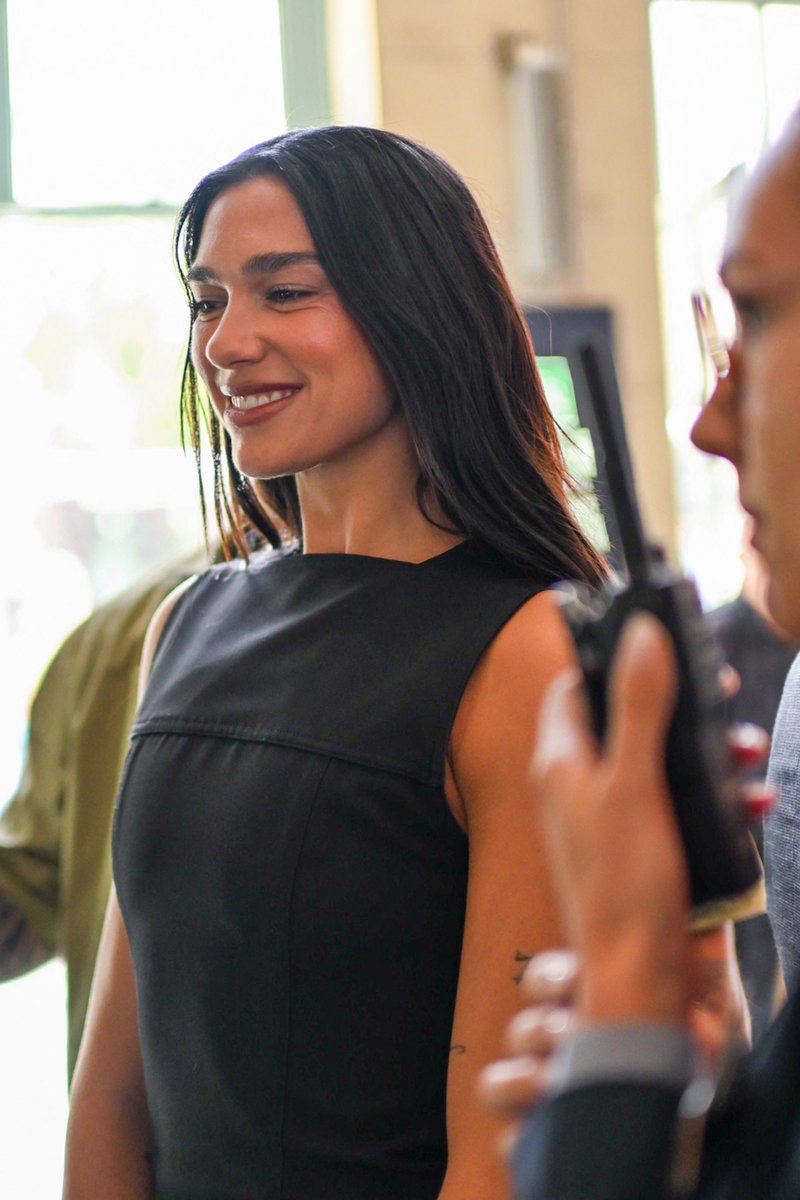 STUDlO2054's tweet image. 📸 | @DUALIPA arriving at Grand du Nord in Paris, France today! (07/07) bit.ly/46ti8eq