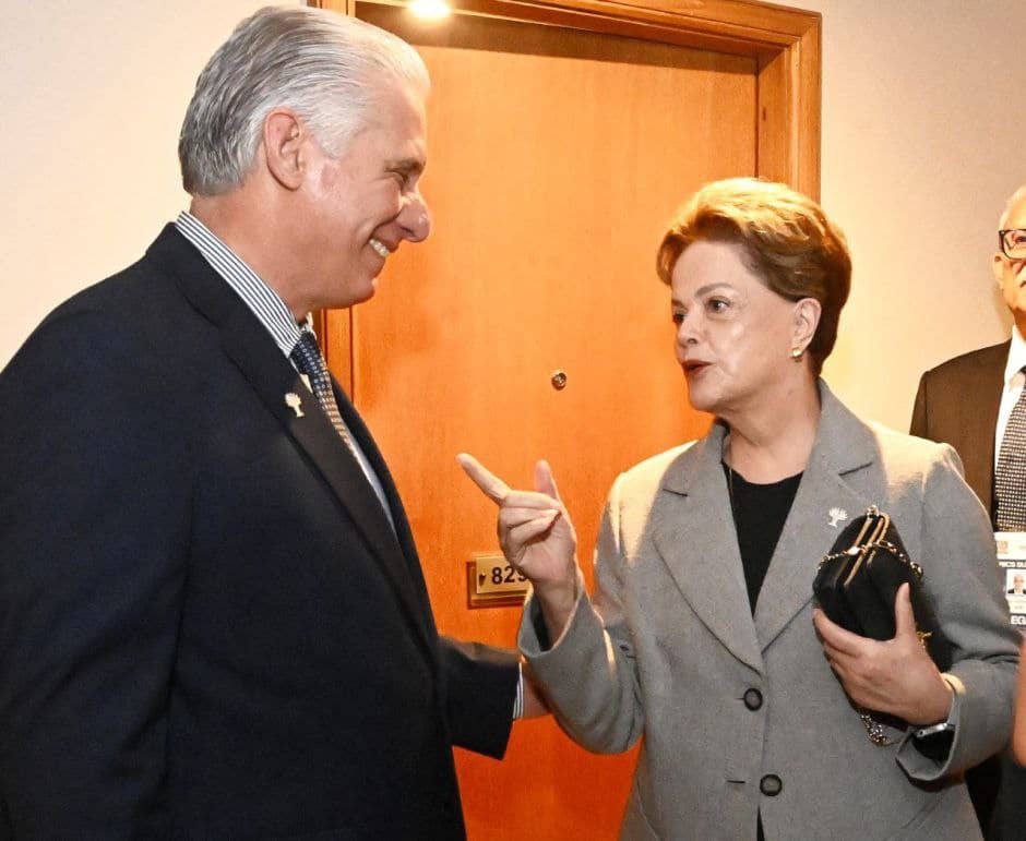 RosaVenegasPre1's tweet photo. Nuestro Presidente @DiazCanelB y @dilmabr en lazos de amistad y solidaridad, gratos recuerdos del inicio de la Colaboración Médica #CubaBrasil con el #ProgramaMaisMedicos del cuál formé parte.
, https://t.co/BnNcMO8X1s