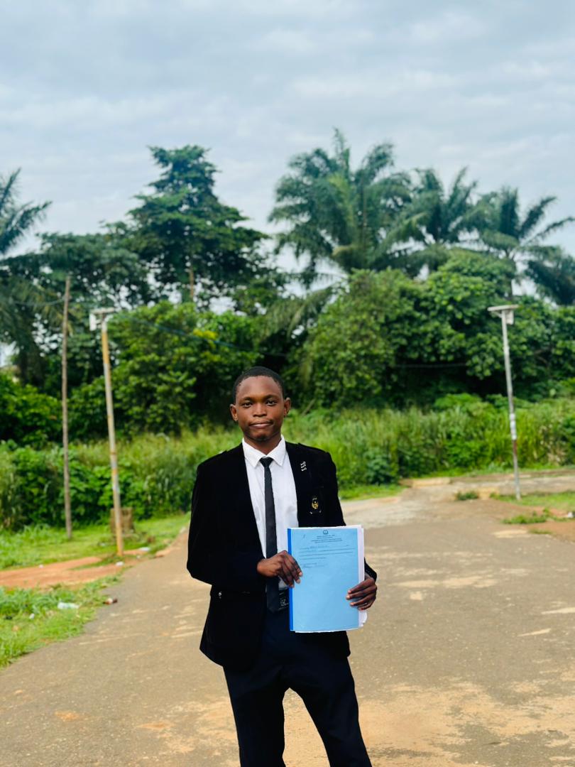 OlumidePaul_'s tweet image. I had to force myself to take pictures after project defence stress.
#projectdefence