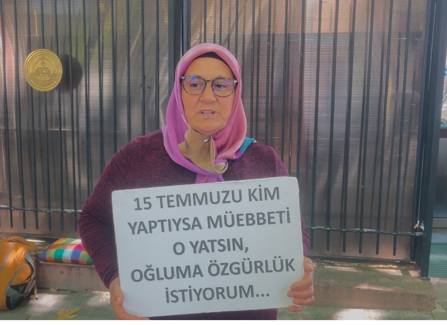 Harikasın her zaman yanındayım! 👍
Hem müebbetlik oğlum için mücadele ediyorum hem de işini kaybedenlere destek veriyorum! #KHKlarİptalEdilsin #KursiyerTeğmenlereÖzgürlük #AskeriÖğrencilereÖzgürlük
#AdilYargılama
 #İnfazdaEşitlik 
 #CezadaAdalet