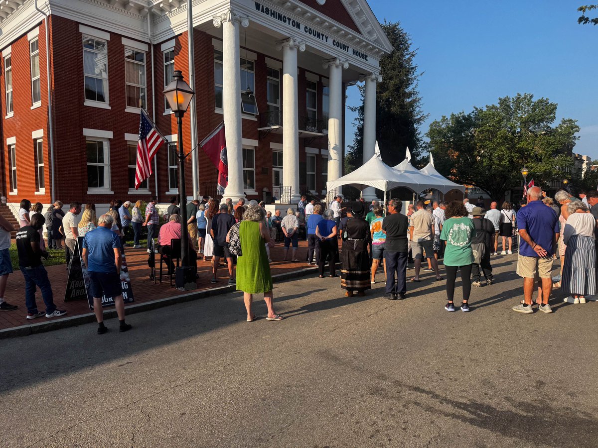 RepAlexander7's tweet image. So honored to pray for our state this morning on the historic Jonesborough Courthouse steps with so many faithful prayer warriors. Prayer and fasting for our state is all month long so keep praying.