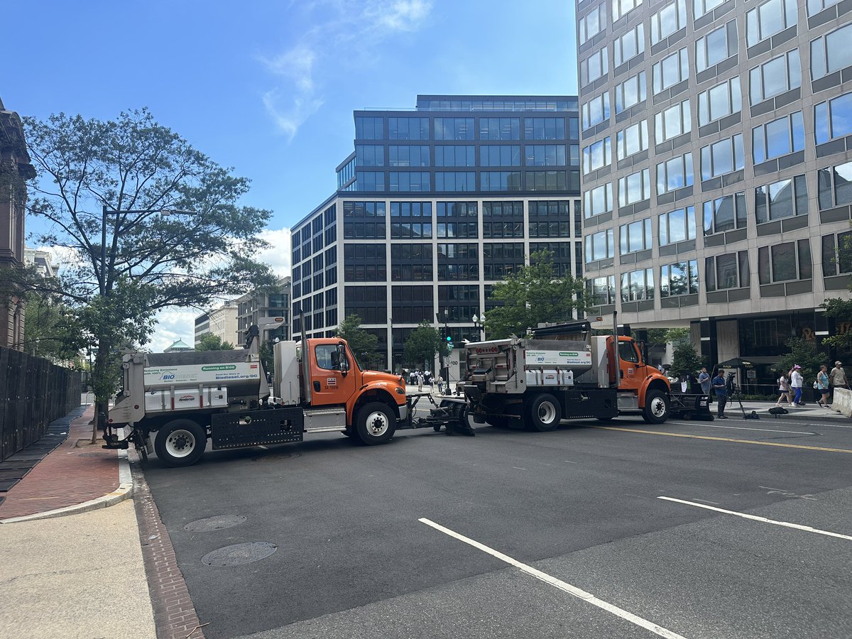 Routes bloquées aux abords de la Maison Blanche avant la visite de Netanyahou, 18h30 Washington. Il dînera avec Trump. Contrairement à ses précédentes visites, pour l’instant pas d’événement ouvert à la presse. Une visite plutôt discrète, Trump pas sûr de décrocher cessez-le-feu.