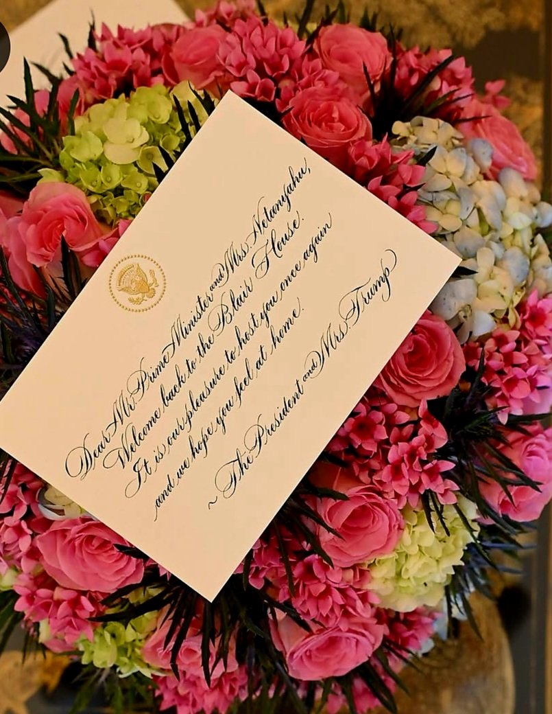 הזר שחיכה לשרה וביבי בחדר המלון ,מטראמפ ומלניה מגיע להם 💐💐