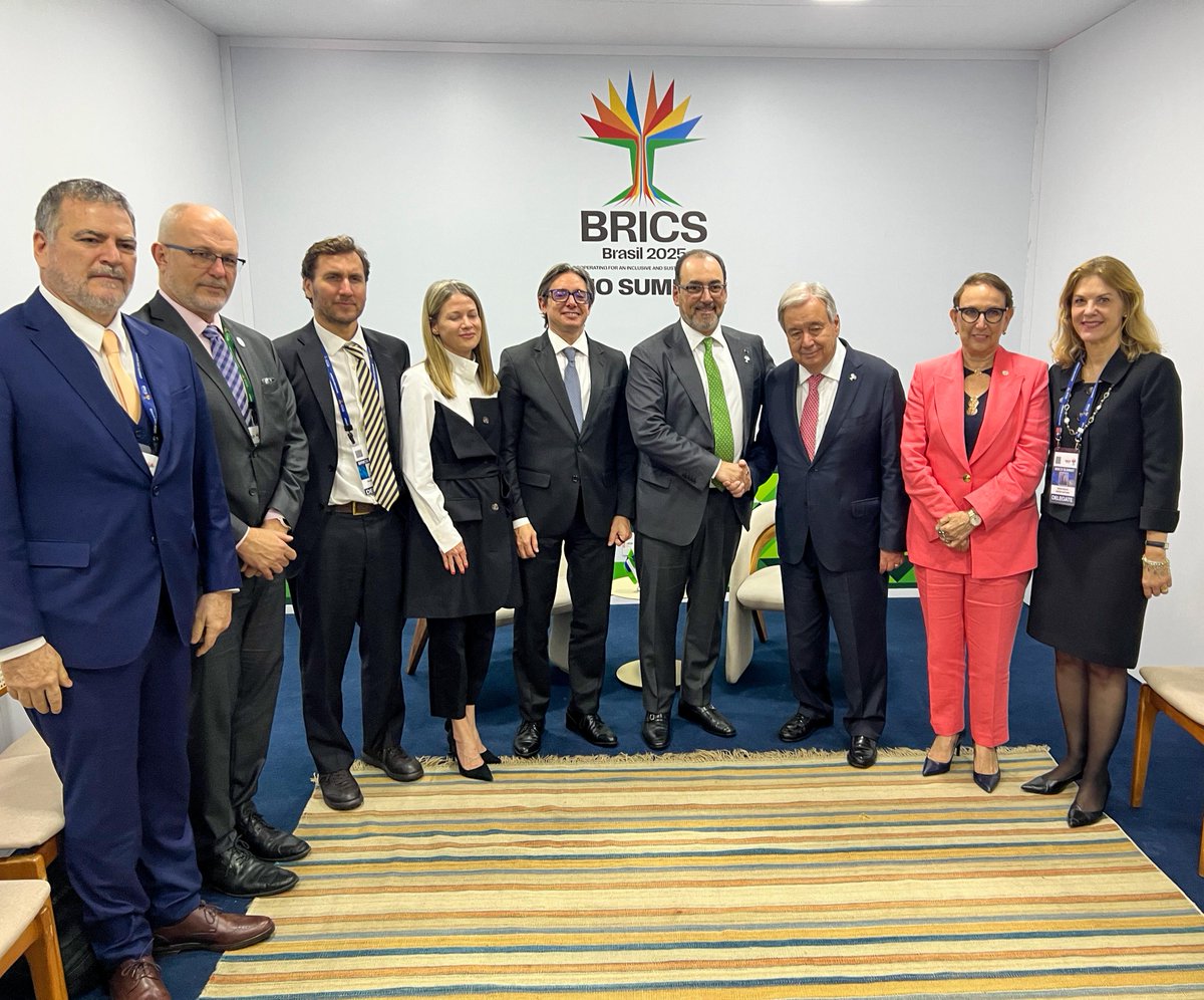 CAF (@agendacaf) on Twitter photo Durante su participación en la Cumbre de los BRICS en Río de Janeiro🇧🇷, <a href="/sergiodigra/">Sergio DiazGranados</a>, presidente ejecutivo de <a href="/AgendaCAF/">CAF</a>, mantuvo una reunión bilateral con el secretario general de la <a href="/ONU_es/">Naciones Unidas</a>, <a href="/antonioguterres/">António Guterres</a>.
Dialogaron sobre los sólidos lazos de cooperación entre ambas Durante su participación en la Cumbre de los BRICS en Río de Janeiro🇧🇷, <a href="/sergiodigra/">Sergio DiazGranados</a>, presidente ejecutivo de <a href="/AgendaCAF/">CAF</a>, mantuvo una reunión bilateral con el secretario general de la <a href="/ONU_es/">Naciones Unidas</a>, <a href="/antonioguterres/">António Guterres</a>.
Dialogaron sobre los sólidos lazos de cooperación entre ambas