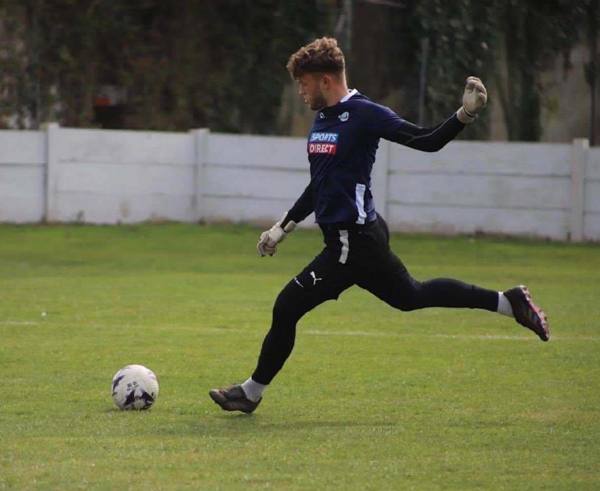 Shay’s Back🧤

Stopper Shay Buxton will be back with us this season to reunite with the Cowboy Bremer to make one half of City’s Goalkeeper union🤝

If you would like to sponsor Shay please get in touch📲

#TheCityisBlue  #NonLeague