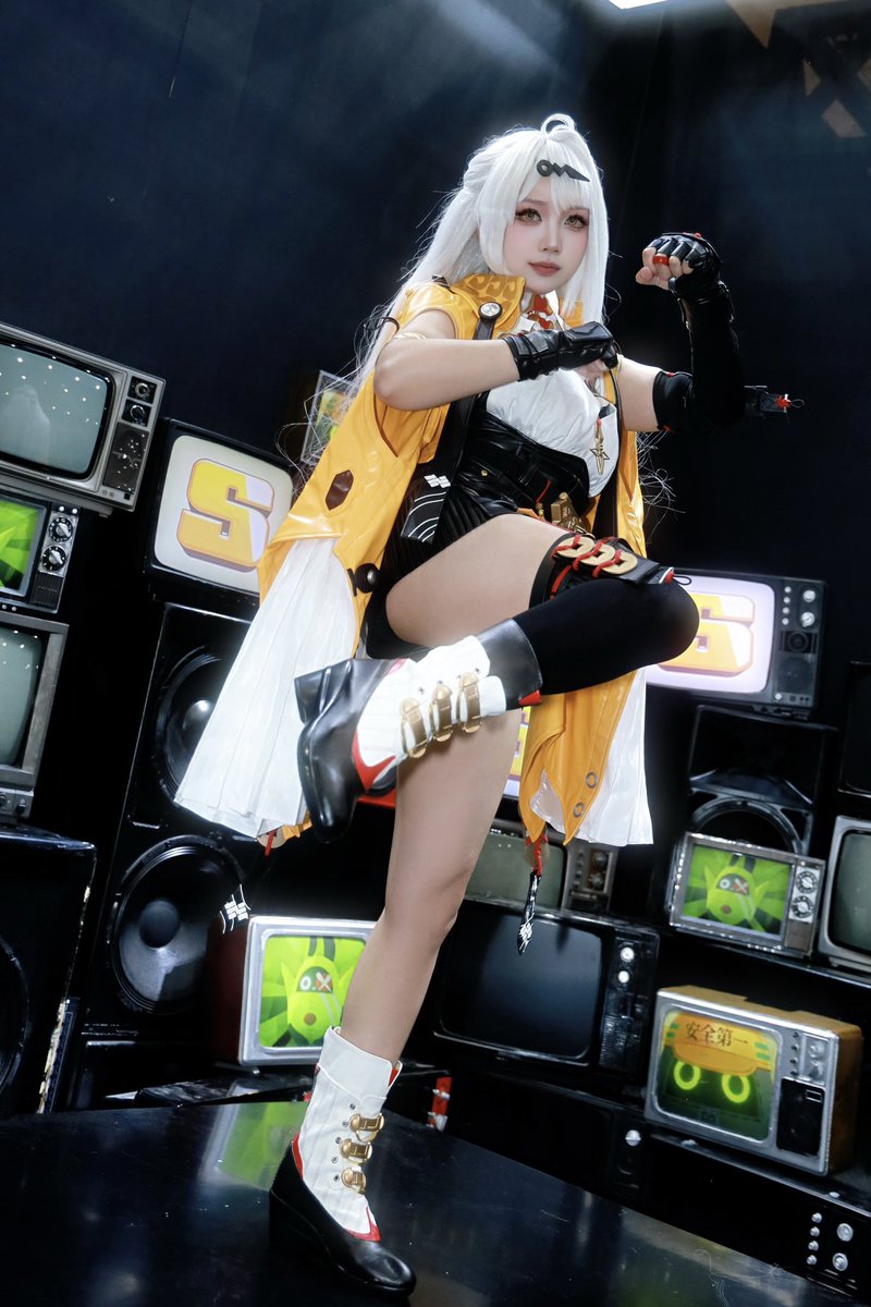 Yixuan at Zenless Zone Zero booth at Anime Expo 2025!

📸: kon

#zenlesszonezero #yixuan #zzzero #cosplay #コスプレ #ゼンゼロ #animeexpo #コスプレイヤーさんと繋がりたい