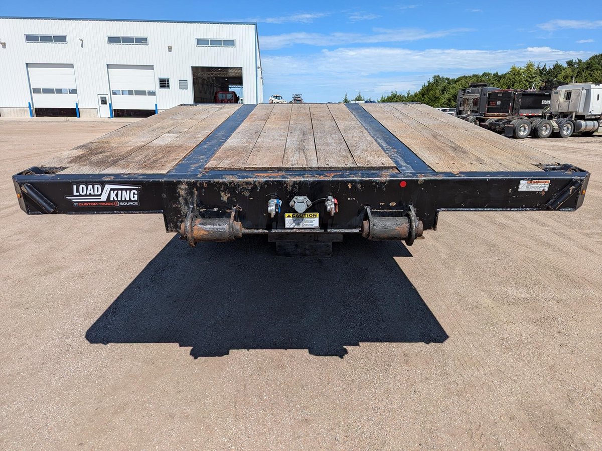 EquipmentTrader's tweet image. 💪 Get set to haul with this 2020 Load King 40-Ton Lowboy Trailer 🔥📍 Sawyer, KS | 💰 $47,500
29' well, 49' x 102", air ride, swing-out outriggers! 🚛 Nationwide delivery available 👉 brnw.ch/21wTXYs

#EquipmentTrader #BuySellResearch #TrailerForSale #LowboyTrailer