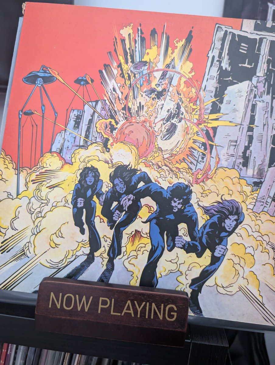 dazphillips74's tweet image. 1000 album challenge 🎧
623
Jailbreak by @ThinLizzy_
Bargain from @Britanniafairs Liverpool. Absolute stone cold classic rock masterpiece. What a band.
Fav tracks: Jailbreak & the boys are back in town
#1000albums
#thinlizzy
#vinylrecords
#britanniarecordFairs