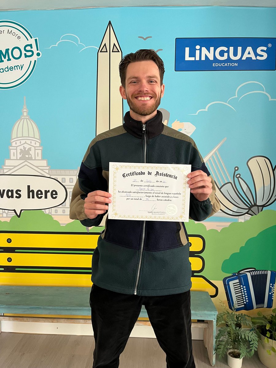 Vamospanish's tweet photo. Menno studied for two weeks at our academy and achieved a great level of Spanish! Bravo, Menno! 🤩

#Spanish #spanishspeaking #spanishrevolution #LanguageLearning #LanguageMatters https://t.co/qS71FjIr0F
