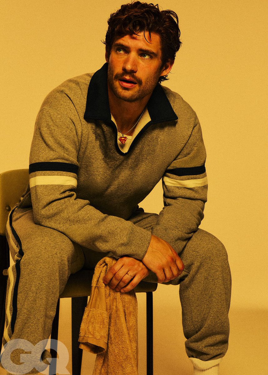 about to make 27x40 posters of this entire photoshoot and paste them all up on my bedroom walls this is ridiculous