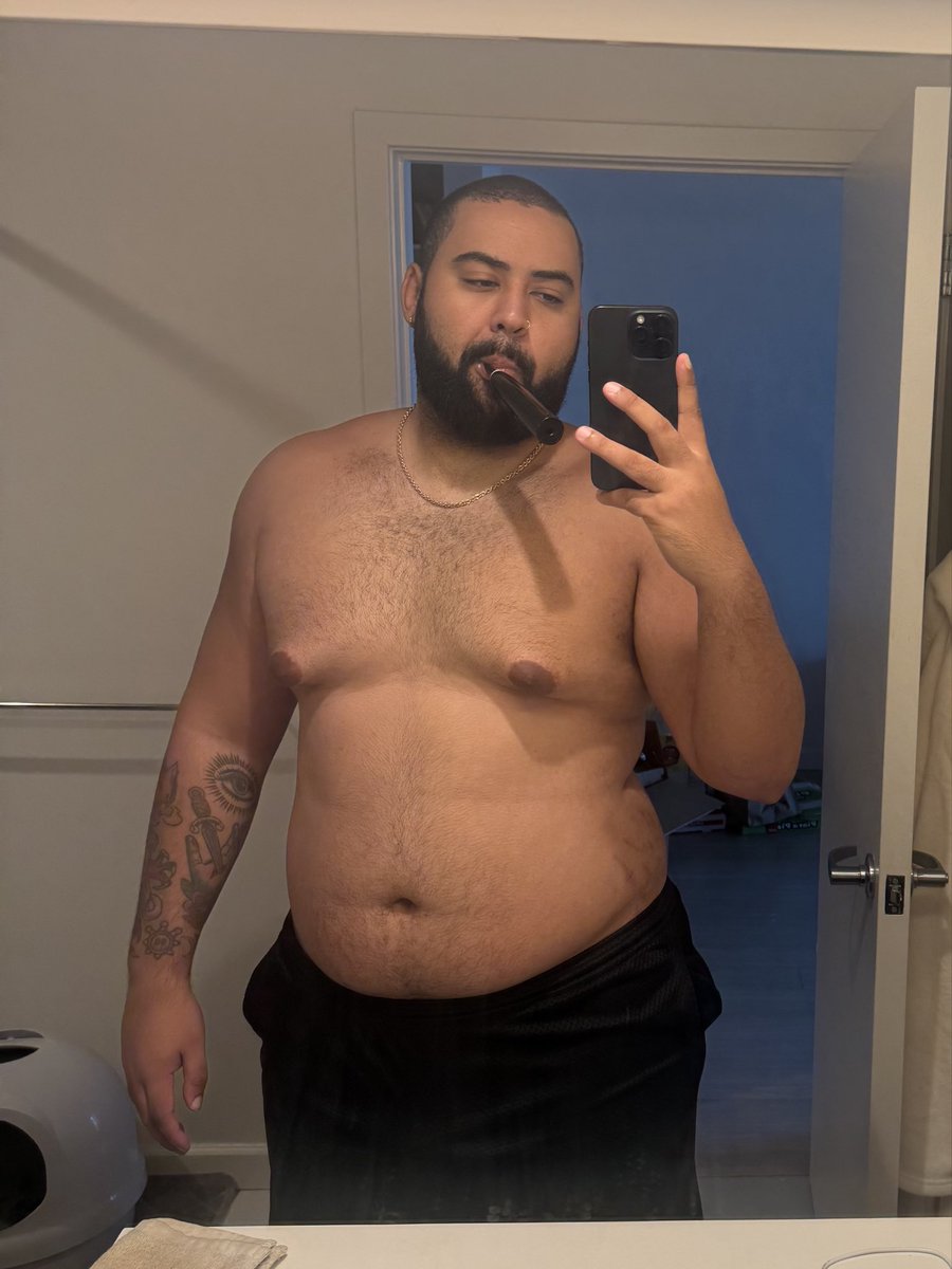 draynilla's tweet image. I may not have the physique I want just yet but I sure as hell ain’t as big as I used to be 🙏🏽
302 —> 270
#fitnessjourney #gym