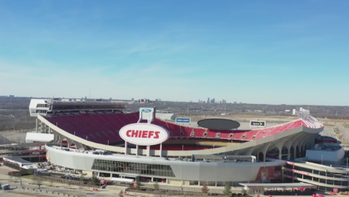 BREAKING: Per <a href="/JonKetz/">Jonathan Lewis Ketz</a> <a href="/fox4kc/">FOX4 News Kansas City</a> in Topeka, the #KSleg Coordinating Council votes to extend STAR Bond Stadium Package a full year, but asks that deals be done by end of 2025. #BreakingNews‌ #Chiefs #Royals