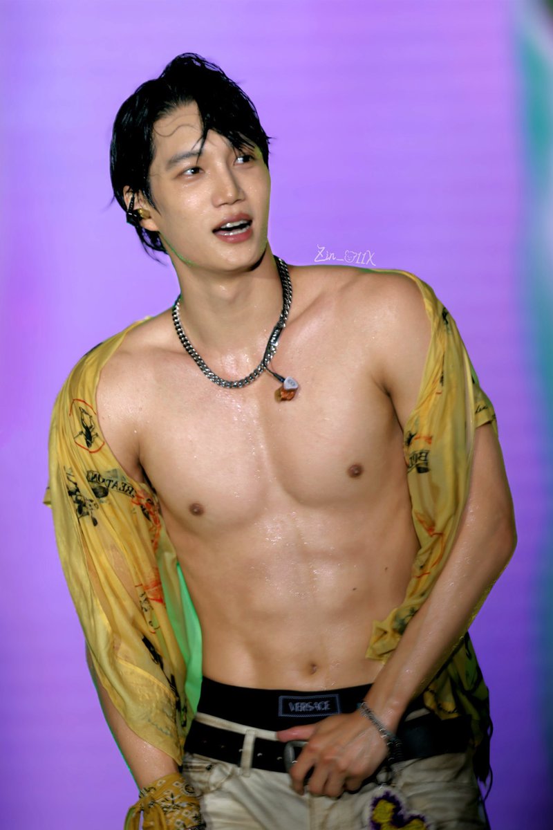 THESE PICS ARE KEELING ME MY GOD