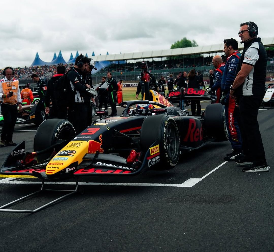 ruben_plaza98's tweet image. Pepe Martí en Gran Bretaña:
Sprint P10 y carrera larga P9, al menos TOP 10 es algo, queda temporada, VAMOS PEPE.
#PepeMarti #F2 #F1 #BritishGP #BritishDAZNF1 🇬🇧