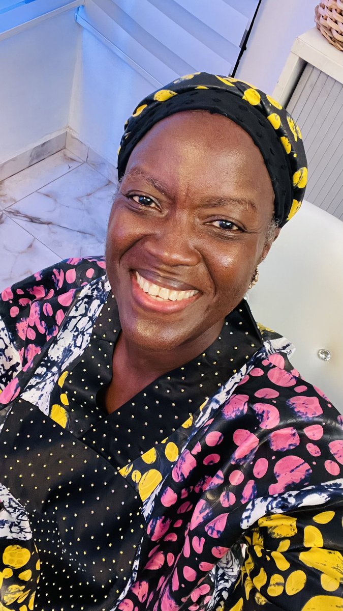 EyiyemiOlivia's tweet photo. I'm watching you and you're so good! You did justice to the role of Tomisins' mother! Kudos! 👍🏽 😁

#AMCoB https://t.co/U7AFH5hZk9