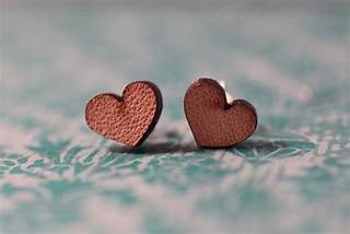 أحبك كثر ما أتضايق من الغيره عليك وكثر ما أخبّي غيرتي وأكثر بعد ♡♡