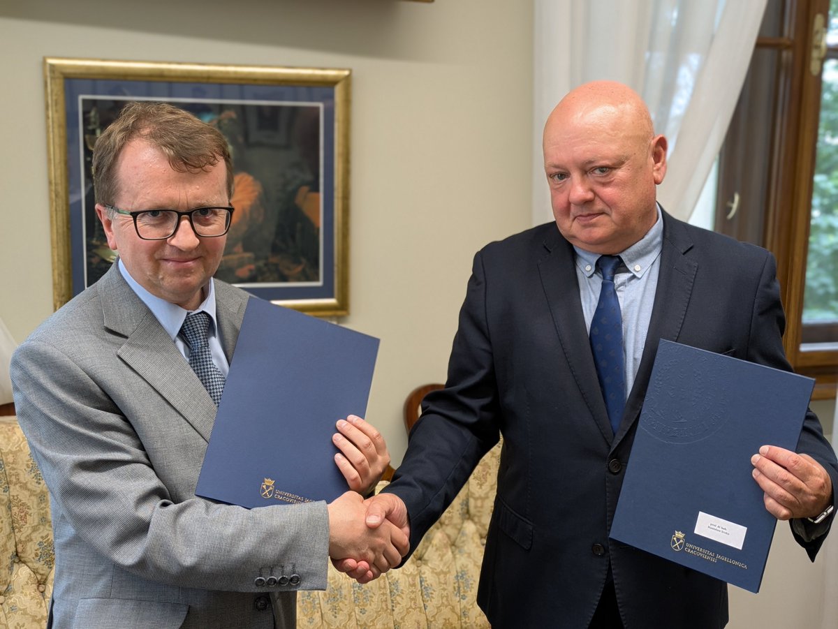 🥳 Dzisiaj dziekan <a href="/historycznyUJ/">Wydział Historyczny Uniwersytetu Jagiellońskiego</a> prof. Stanisław Sroka podpisał porozumienie w sprawie współpracy naukowej z VII Liceum Ogólnokształcące im. Zofii Nałkowskiej w Krakowie, reprezentowanym przez dyrektora mgr. Wojciecha Zagórnego 🤝
