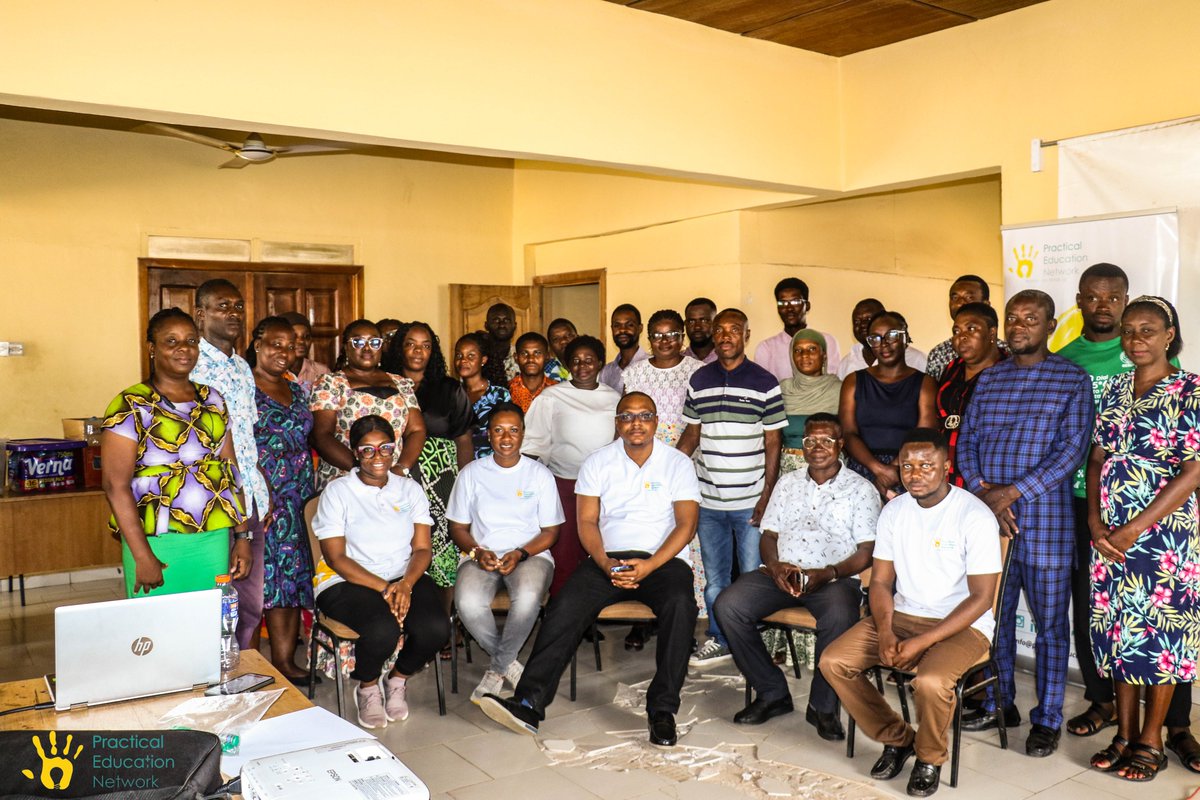 PEN_ed's tweet photo. We’ve taken another big step toward transforming science education!
Thanks to the support of @Ashesi, we donated 150 hands-on JHS science manuals to teachers in Akuapem South and Ga East districts.
#STEMEducation #HandsOnLearning #TeacherEmpowerment #PENImpact #AshesiCSR https://t.co/mvrRaY3ljw