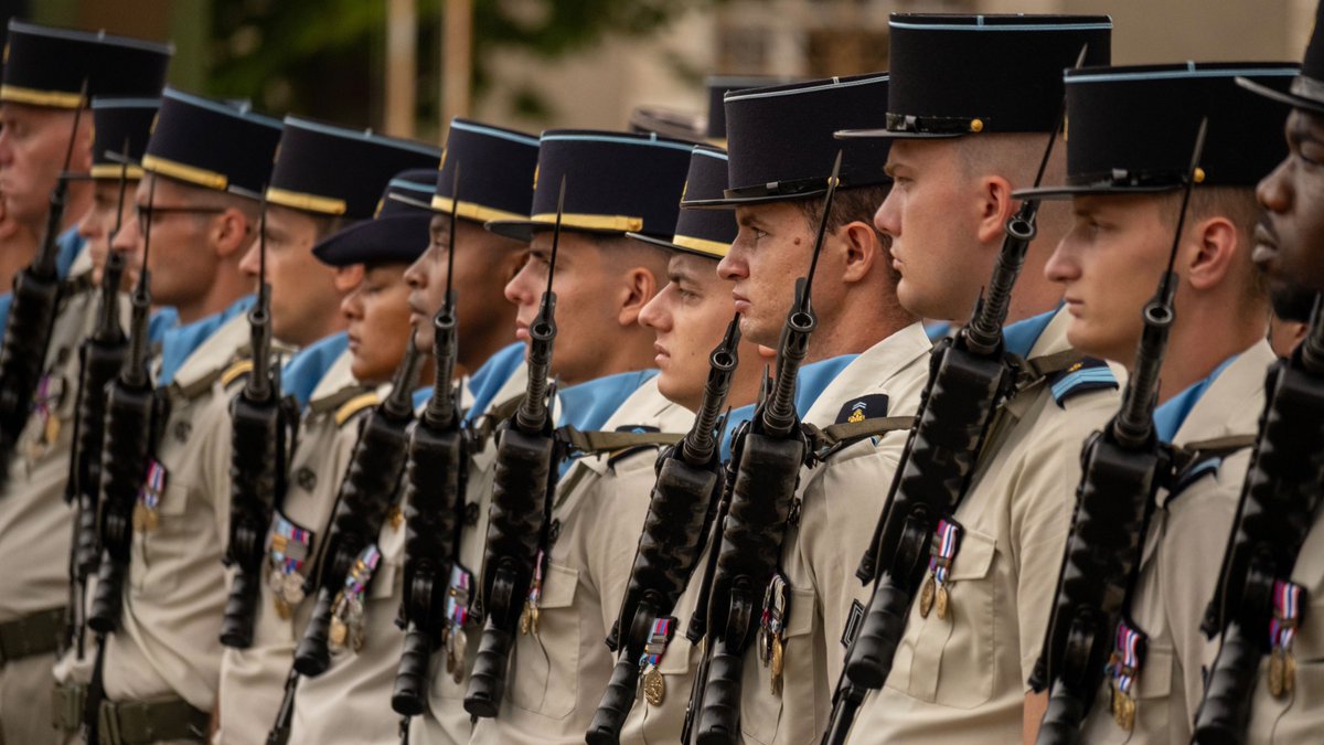 Chef de corps 48e régiment de Transmissions (@48ert_cdc) on Twitter photo « Vous reconnaîtrez désormais pour votre chef le colonel Stanislas Richebé. » 🇫🇷
Après 4 ans au 48e RT, le colonel Karim Benamer transmet le commandement et rejoint l’EM de la BANC.
Bienvenue au colonel Richebé chez les Léopards d’Aquitaine 🐆
<a href="/armeedeterre/">Armée de Terre</a> « Vous reconnaîtrez désormais pour votre chef le colonel Stanislas Richebé. » 🇫🇷
Après 4 ans au 48e RT, le colonel Karim Benamer transmet le commandement et rejoint l’EM de la BANC.
Bienvenue au colonel Richebé chez les Léopards d’Aquitaine 🐆
<a href="/armeedeterre/">Armée de Terre</a>