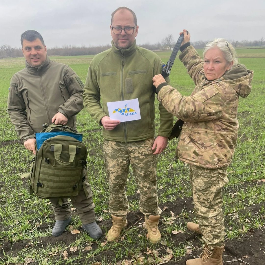 Leleka_FDN's tweet image. $25 = 1 life saved.
@Leleka_FDN & Alison Rochford are raising $10K to buy 400 tourniquets for Ukrainian frontline medics.
1 tourniquet can stop deadly bleeding in seconds.
10 tourniquets per medical backpack. 40 backpacks = 400 lives saved.
Donate now givebutter.com/kMF7Wu