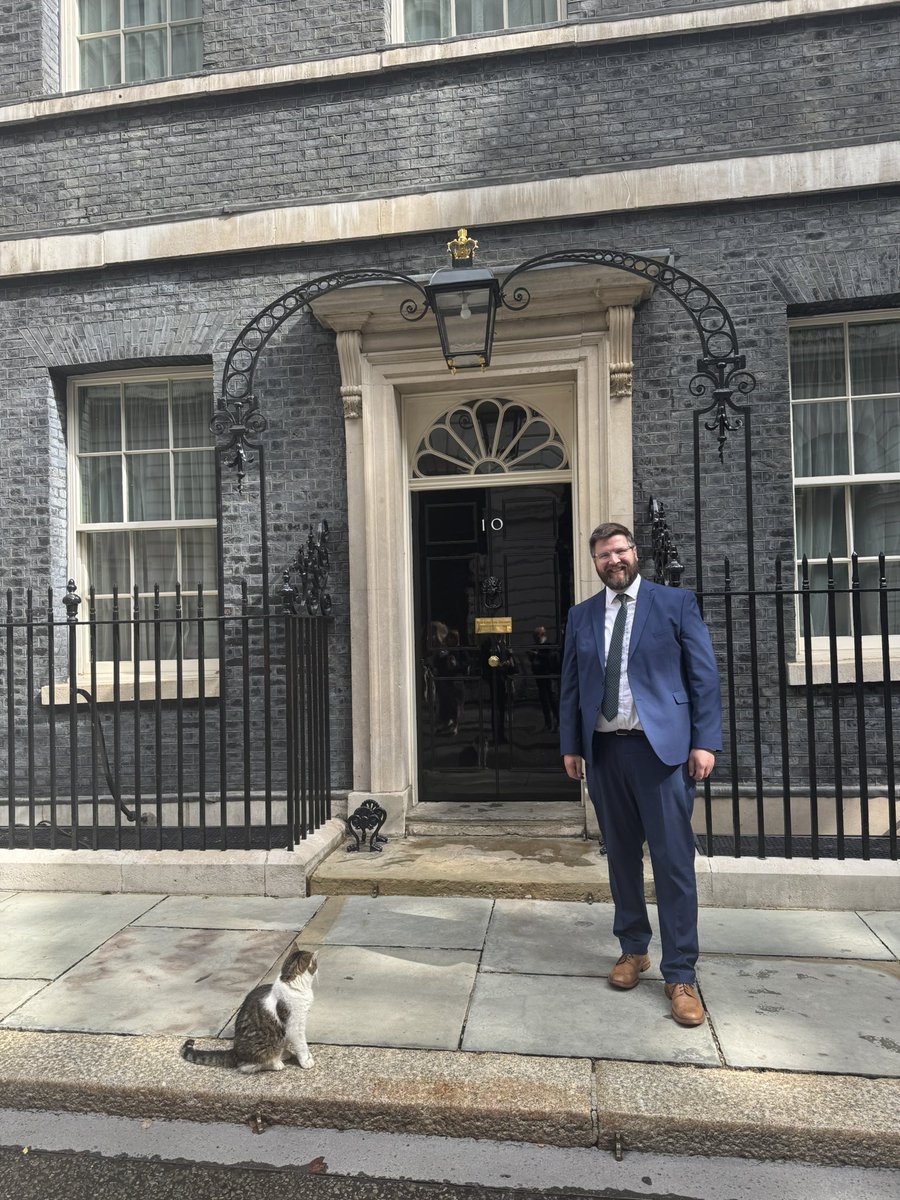 Matt Carnaby (@carnaby_mr) on Twitter photo ‘The universe is made of stories, not of atoms..’ Thrilled to have been invited to No.10 today to learn more about the 2026 Year of Reading. Reading is an entitlement to all children <a href="/bphillipsonMP/">Bridget Phillipson</a> <a href="/Literacy_Trust/">National Literacy Trust</a> <a href="/educationgovuk/">Department for Education</a> <a href="/readingagency/">The Reading Agency</a> <a href="/EnglishAssoc/">English Association</a> <a href="/astreaacademies/">Astrea Academy Trust</a> ‘The universe is made of stories, not of atoms..’ Thrilled to have been invited to No.10 today to learn more about the 2026 Year of Reading. Reading is an entitlement to all children <a href="/bphillipsonMP/">Bridget Phillipson</a> <a href="/Literacy_Trust/">National Literacy Trust</a> <a href="/educationgovuk/">Department for Education</a> <a href="/readingagency/">The Reading Agency</a> <a href="/EnglishAssoc/">English Association</a> <a href="/astreaacademies/">Astrea Academy Trust</a>