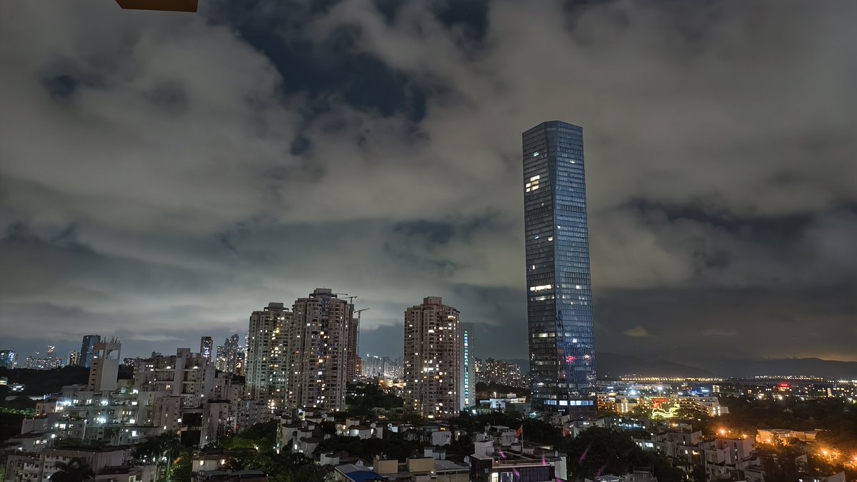 最喜欢这个角度拍深圳的夜景