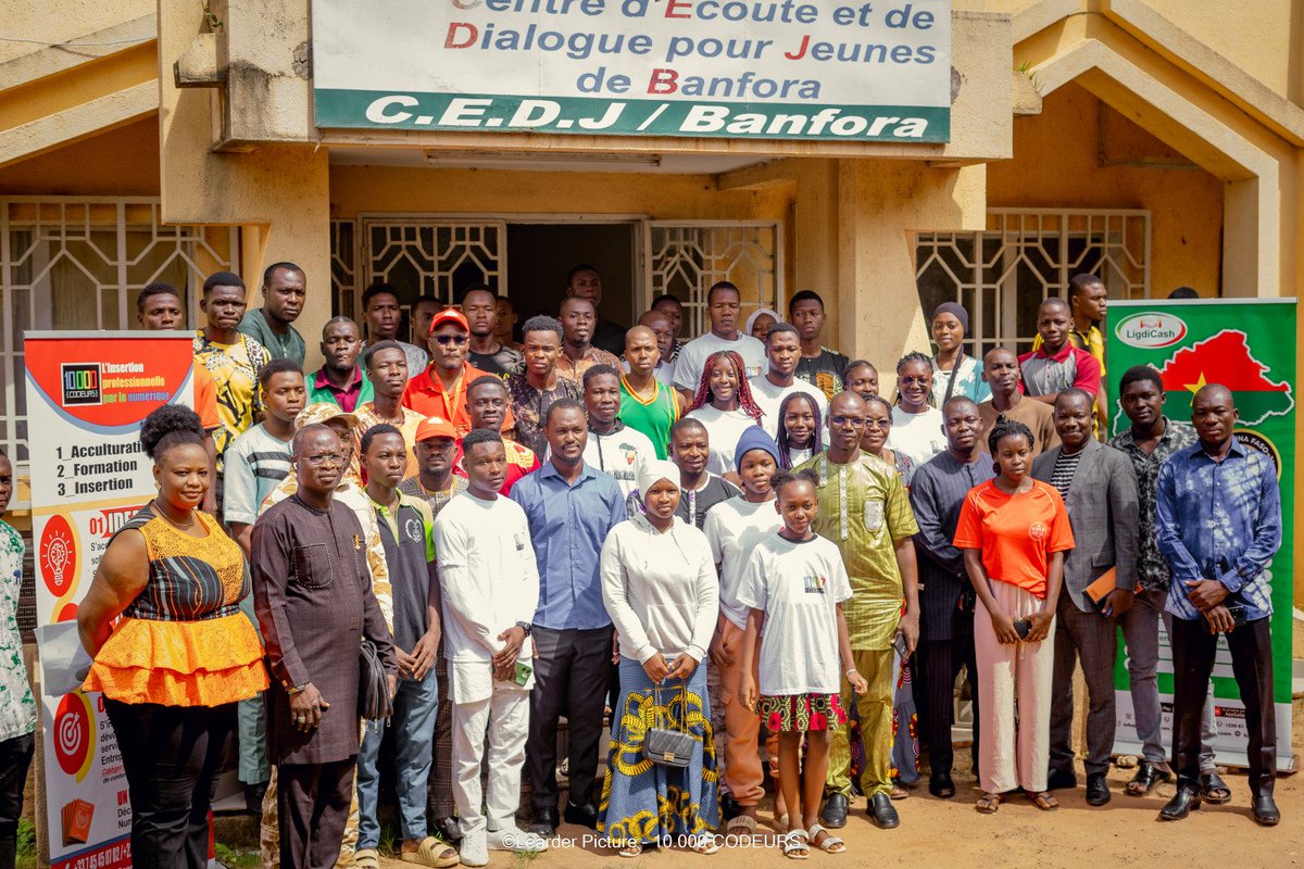 aimnicokam's tweet photo. #Technologie_Blockchain 
Très ravie d'avoir échangé avec la jeunesse de Banfora en présence des autorités locales. Merci à @InkubaA pour cette opportunité. 
@IntersectMBO @AsiaCnft @CardanoFeed @Cardano #ADA #Blockchain #Catalyst https://t.co/tIOmUXX97t