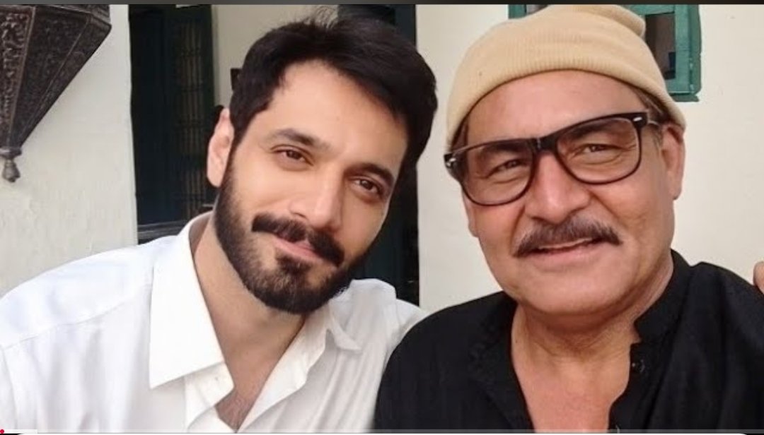 P36801Tasnim's tweet image. Looks like this is the shoot for the telefilm "Woh Ek Raat"
While watching the video, I was hoping that Wahaj and Mahira would appear together at least once but it didn't happen!! 🥲
Btw I noticed a bandage on Wahaj's left leg 🫣
#WahajAli