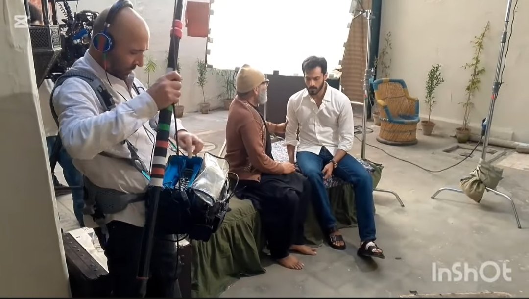 P36801Tasnim's tweet image. Looks like this is the shoot for the telefilm "Woh Ek Raat"
While watching the video, I was hoping that Wahaj and Mahira would appear together at least once but it didn't happen!! 🥲
Btw I noticed a bandage on Wahaj's left leg 🫣
#WahajAli