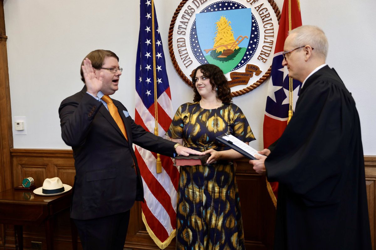 TNFarmBureau's tweet image. It’s official - Stephen Vaden is officially deputy secretary for the U.S. Department of Agriculture! Proud for this Tennessee native and honored to be a part of his swearing-in ceremony today. Looking forward to his work in bettering our most important industry and making sure…