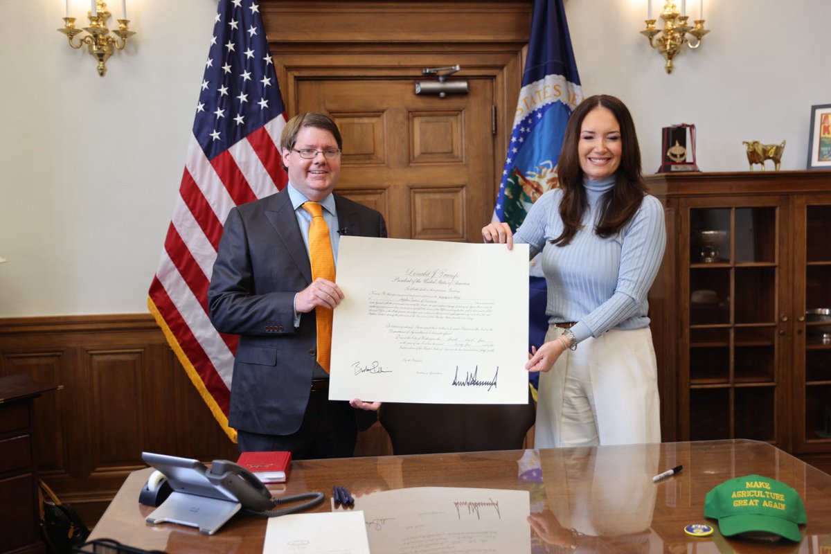 TNFarmBureau's tweet image. It’s official - Stephen Vaden is officially deputy secretary for the U.S. Department of Agriculture! Proud for this Tennessee native and honored to be a part of his swearing-in ceremony today. Looking forward to his work in bettering our most important industry and making sure…