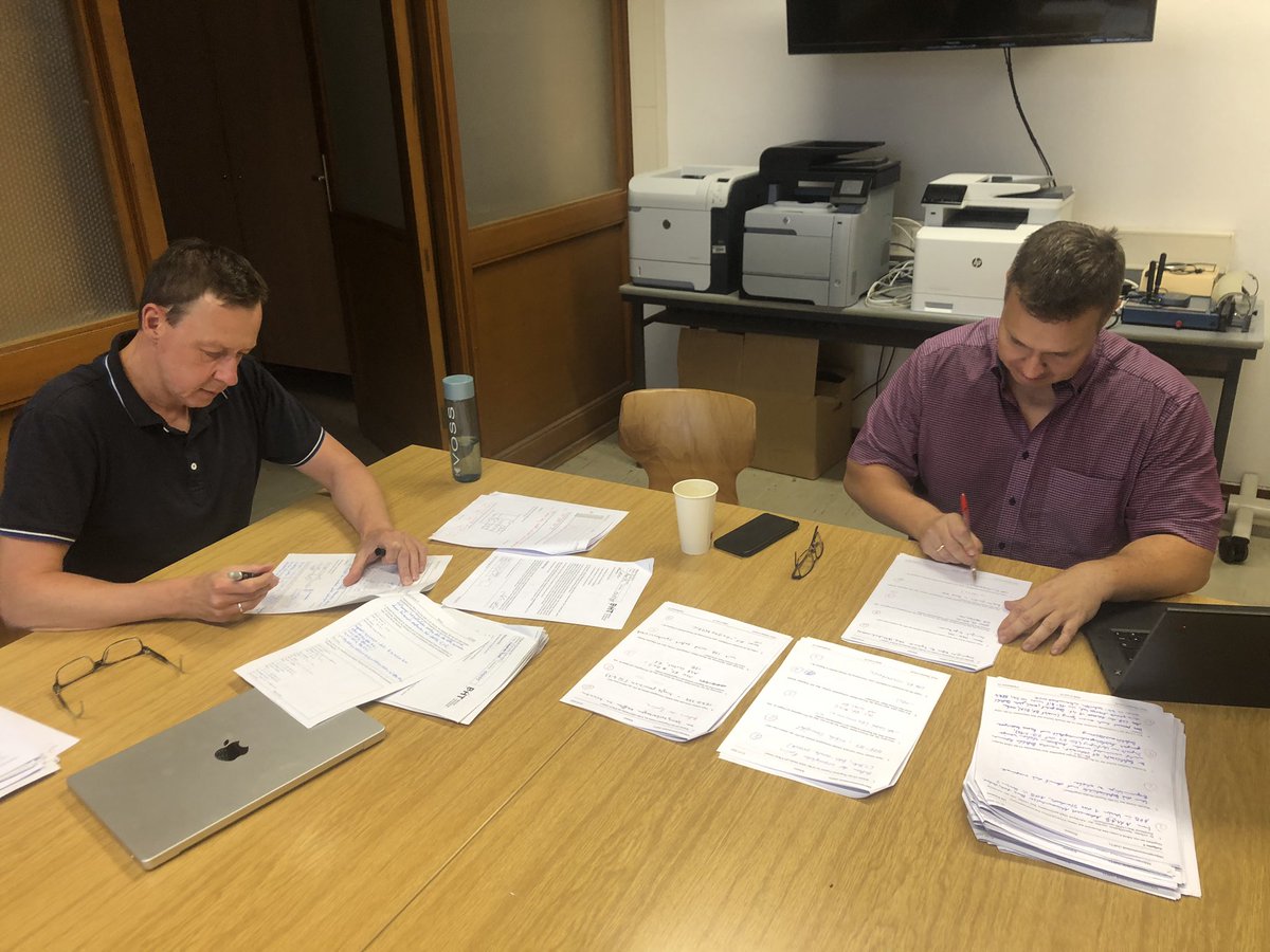 Prof_Voss's tweet image. Wird noch eine lange Nacht… #Klausurkorrektur #DS2 #BHT #FB6 #Digitallabor #SoSe25