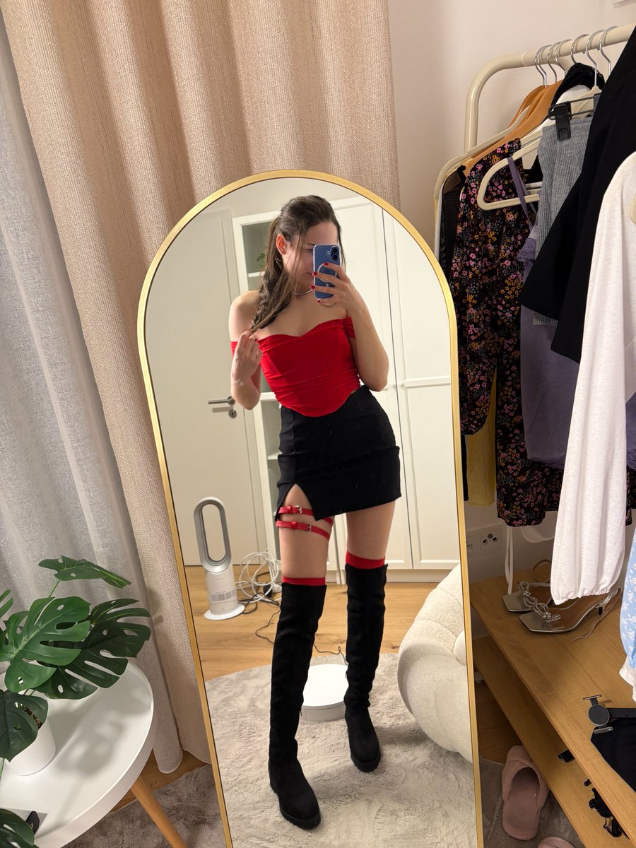 first date idea: you, me, no phones. where are we going? ☺️