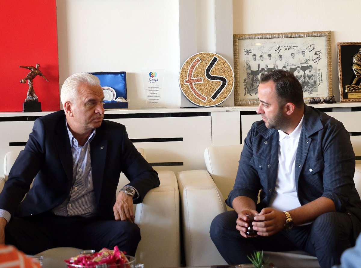 Eskişehir Ticaret Odası Yönetim Kurulu Başkanı Sn. Metin Güler ve Yönetim Kurulu kulübümüzü ziyarette bulundu. Başkanımız Ulaş Entok ve Yönetim Kurulu Üyelerimiz ile bir araya gelen Metin Güler, kulübümüze başarılar diledi. 

Nazik ziyaretleri için kendilerine teşekkür ederiz.
