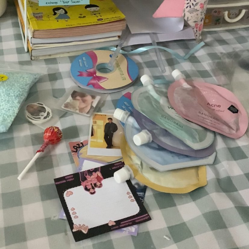 ratin_pp's tweet photo. 😶🌫️ ㅡ แจกไอเดียทำ giveaway ไปแจกหน้าคอนค่า😶🌫️
แจกมาร์คหน้าบาโนบากิ พร้อมสารพัดของกุ๊กกิ๊กของต้าห์อู๋ออฟโร้ดดดด🦖🚗 ชาวด้อมจะได้หน้าใสกัน😳✨
เค้าทำไว้20ชุดน้า มารับหน้าคอนได้เลยย
@BanobagiTH
#BANOBAGI #BanobagiLoveAtFirstFlight #DaouOffroadLoveAtFirstFlight #FlyingWithOUROAD https://t.co/zy8Xc11Lxs
