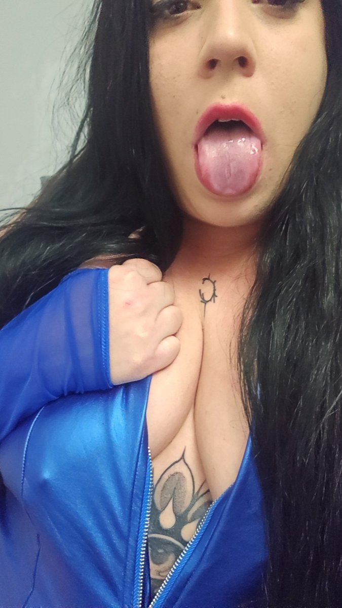 Tu Diosa esta aquí vienes a jugar bien rico? Te espero en mi privado 

#creadora #decontenido #teespero