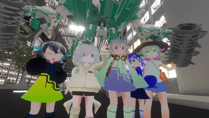 昨晩のお誕生日会はたくさんのいのちに囲まれて最高でした まじでありがとう～～～ しれっとVRCに例のロボを持ち込んでみましたが しぬほど褒められて嬉しいです