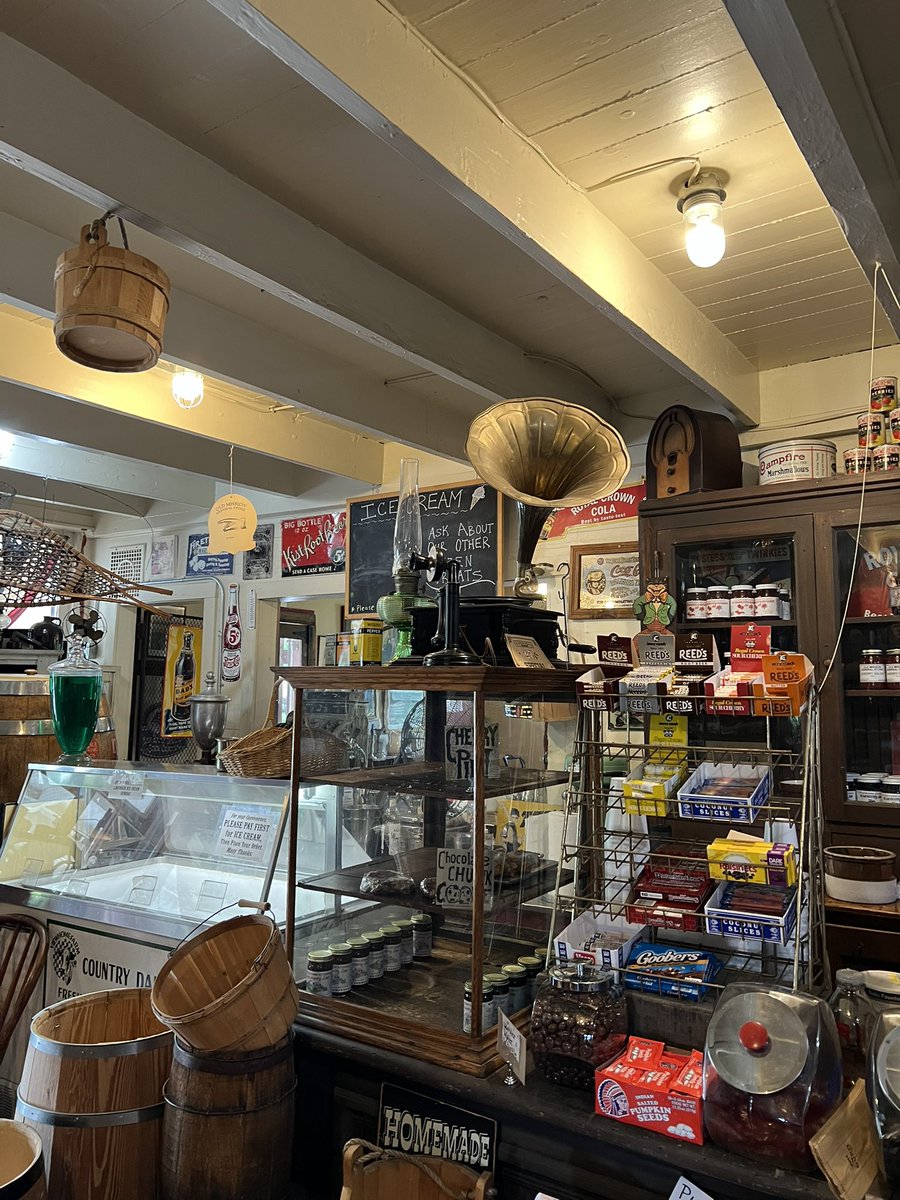 Very old general store in Michigan 🇺🇸 🤩