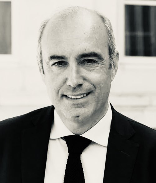 Immense peine en apprenant le décès tragique d’Olivier #Marleix.  Olivier était un ami sur qui on peut toujours compter.  Sérieux, engagé, travailleur… c’était un défenseur infatigable de son territoire et de l’industrie française. 1/2