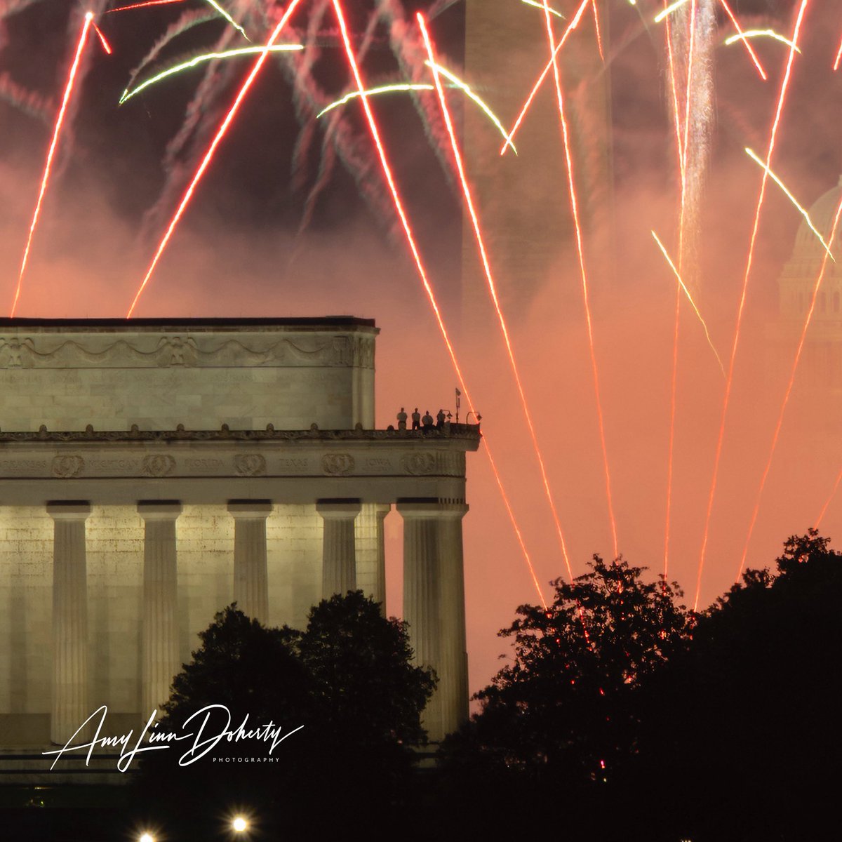 AmyPawpro's tweet photo. Washington, DC #fireworks 2025 https://t.co/0Nd32iNKZn https://t.co/N5fHDzPqwN