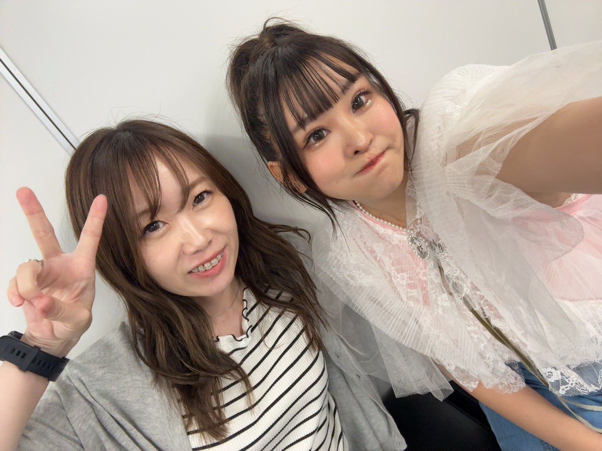 S10040723's tweet photo. ado対決花音ちゃん莉音ちゃんとカニちゃんさん🥳皆さん可愛らしくて私はお姉さんの気持ち、いやもう、お母さんの気持ち!!(前回放送でチラッと出ていた息子ももう中学生です😊)
櫻井さんｽﾞは前から観ていたので、お話できて嬉しかったです☺️実物もかなりイケメンさんたち...✨️ https://t.co/OGYUAAKivk