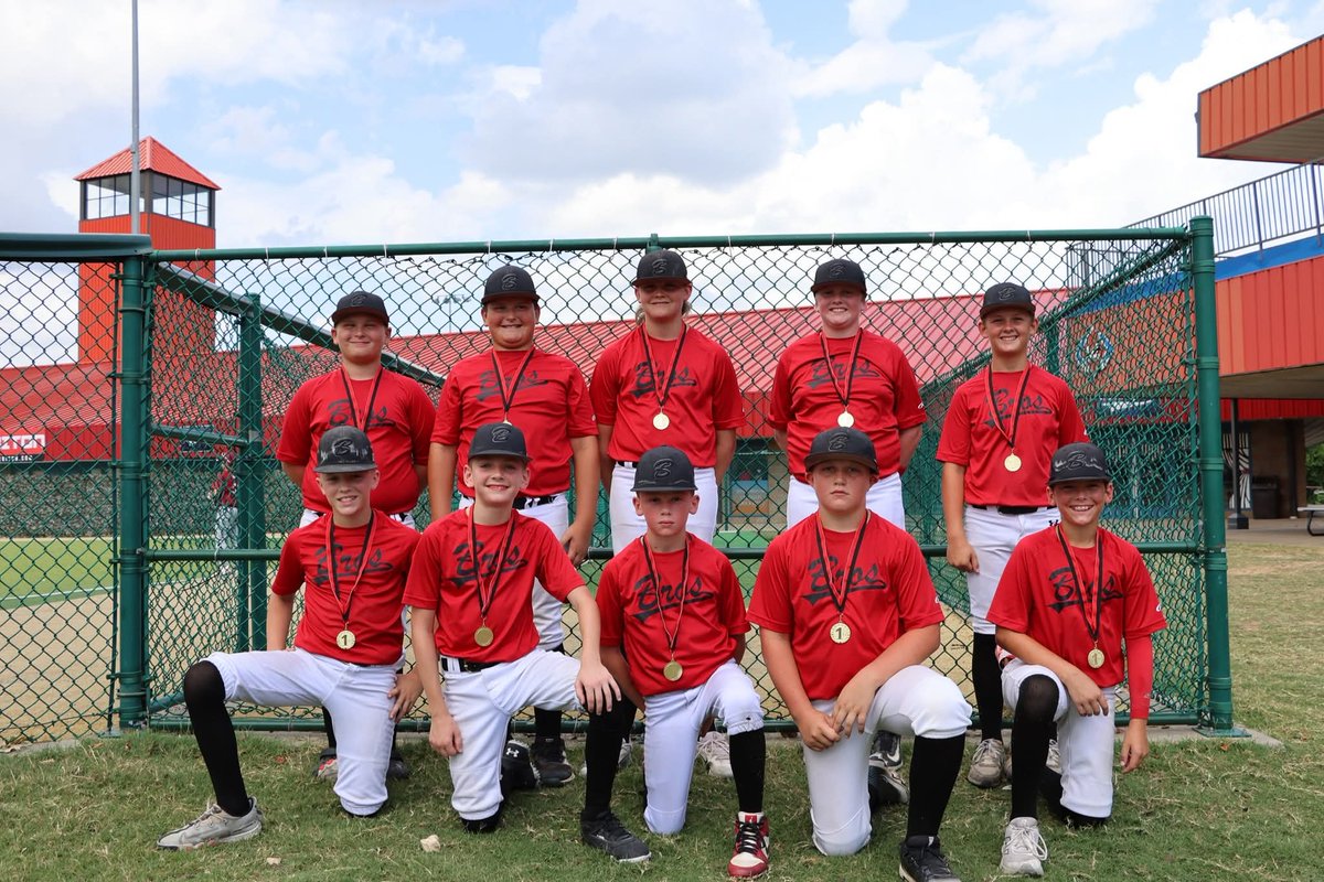 Bros 12U showed up ready to play this weekend and have a championship to show for it! Great job boys!